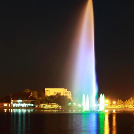 Hotel Insula Tulcea Extérieur photo