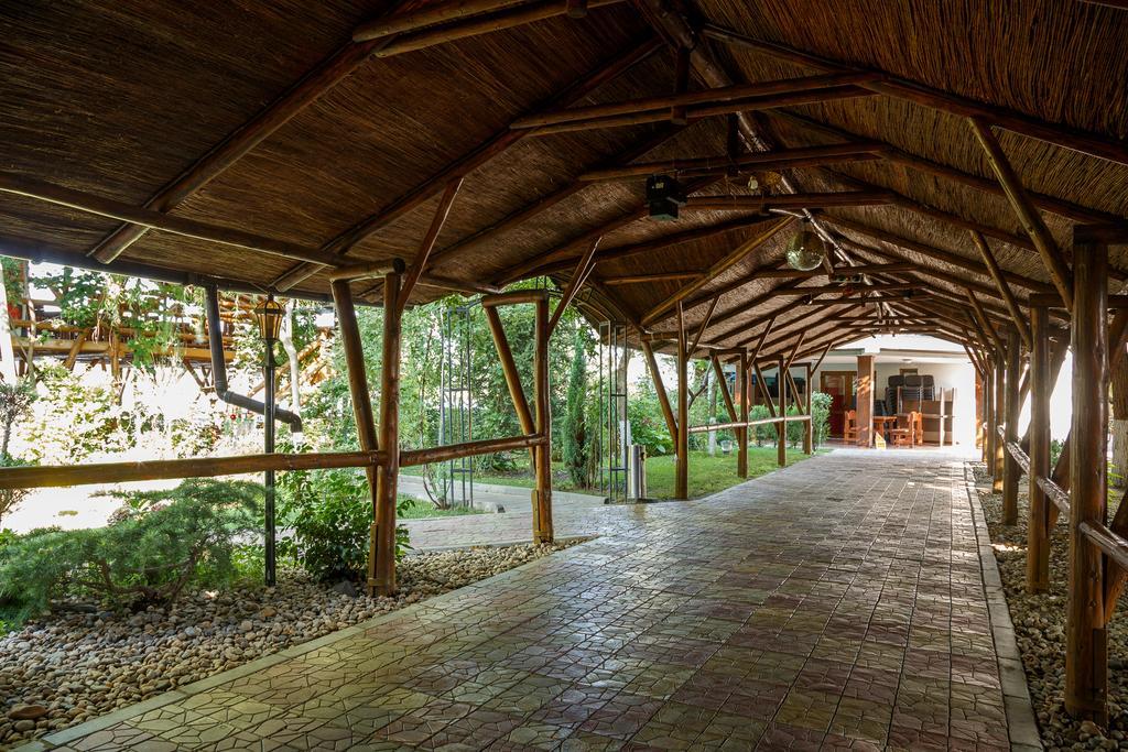 Hotel Insula Tulcea Extérieur photo